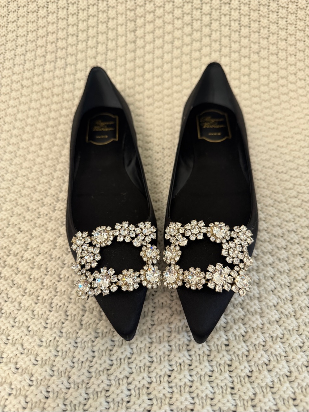 Brand New Roger Vivier Black Flower Strass Satin Flats